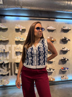 Chaleco Denim bordado con botones madera