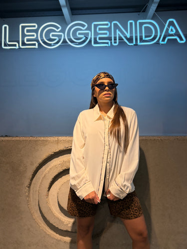 Camisa manga larga beige con detalle leopardo