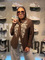 Camisa manga larga marrón con bordado western nude