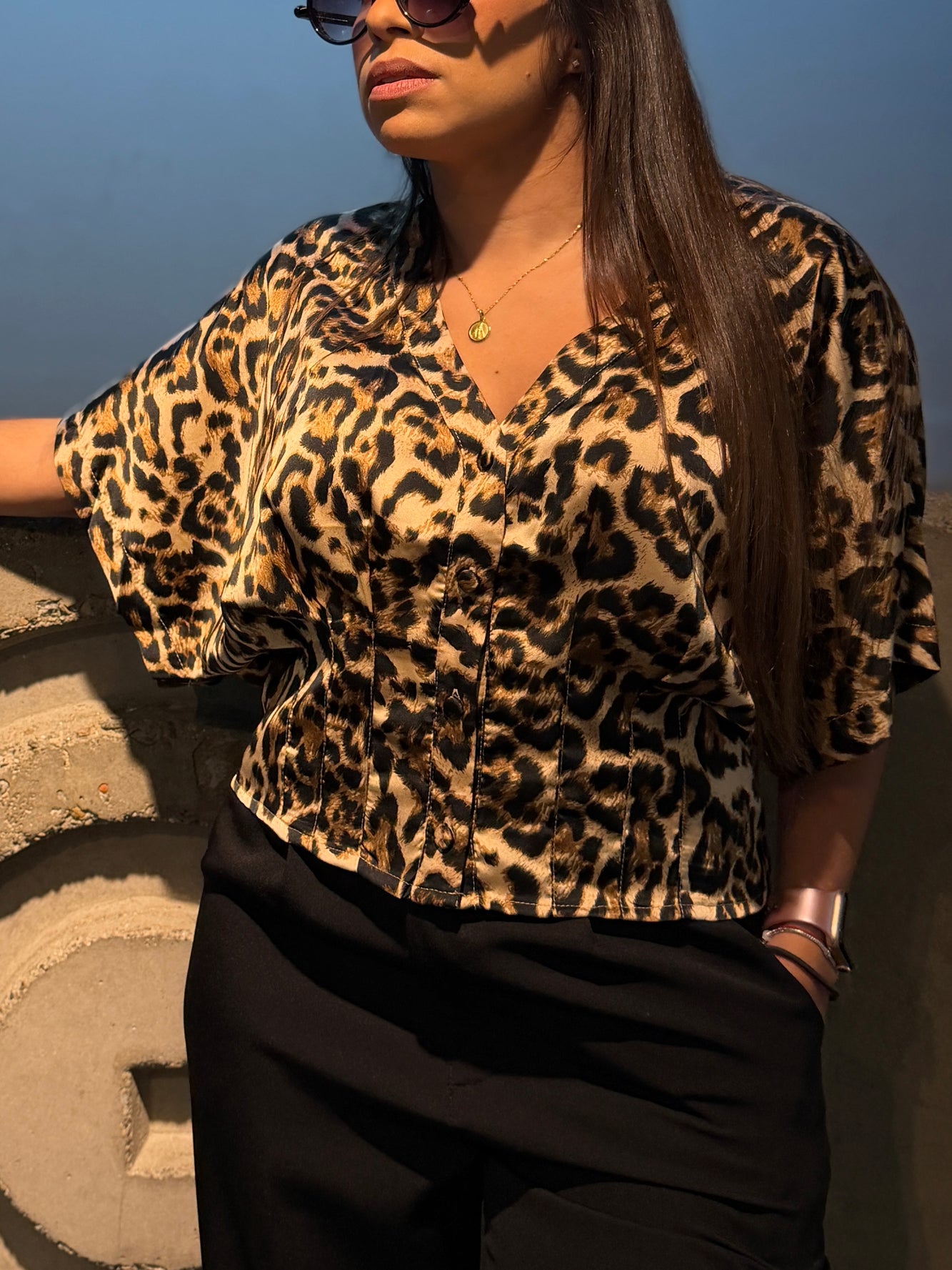 Camisa manga corta de satín leopart print