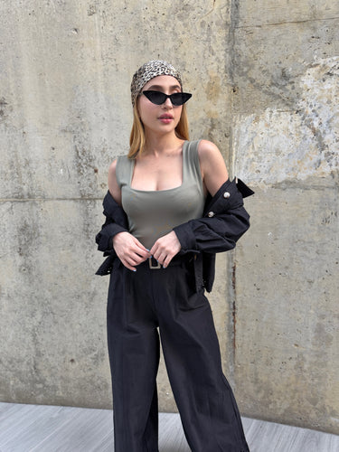 Body básico sin mangas oliva