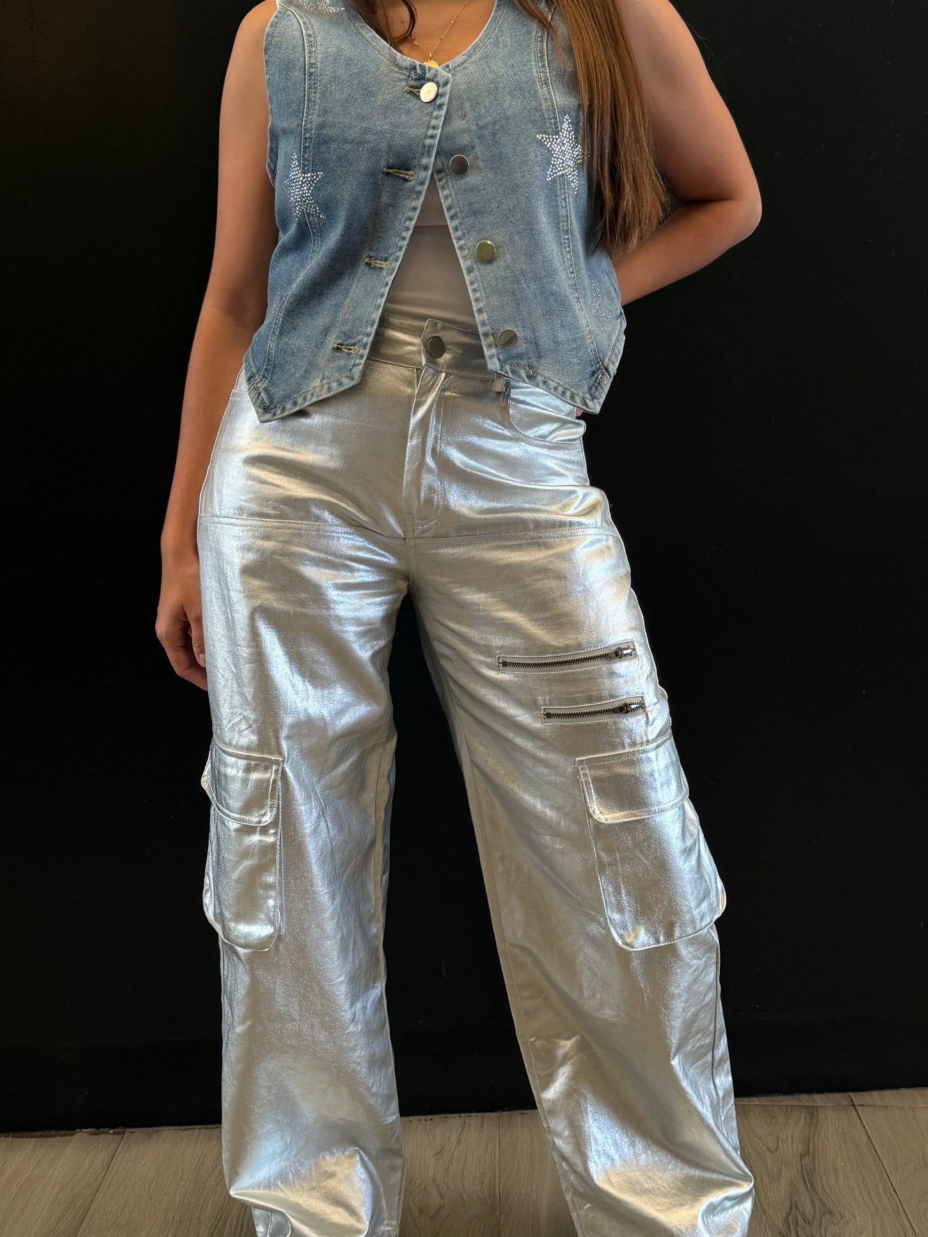 Pantalón cargo plateado