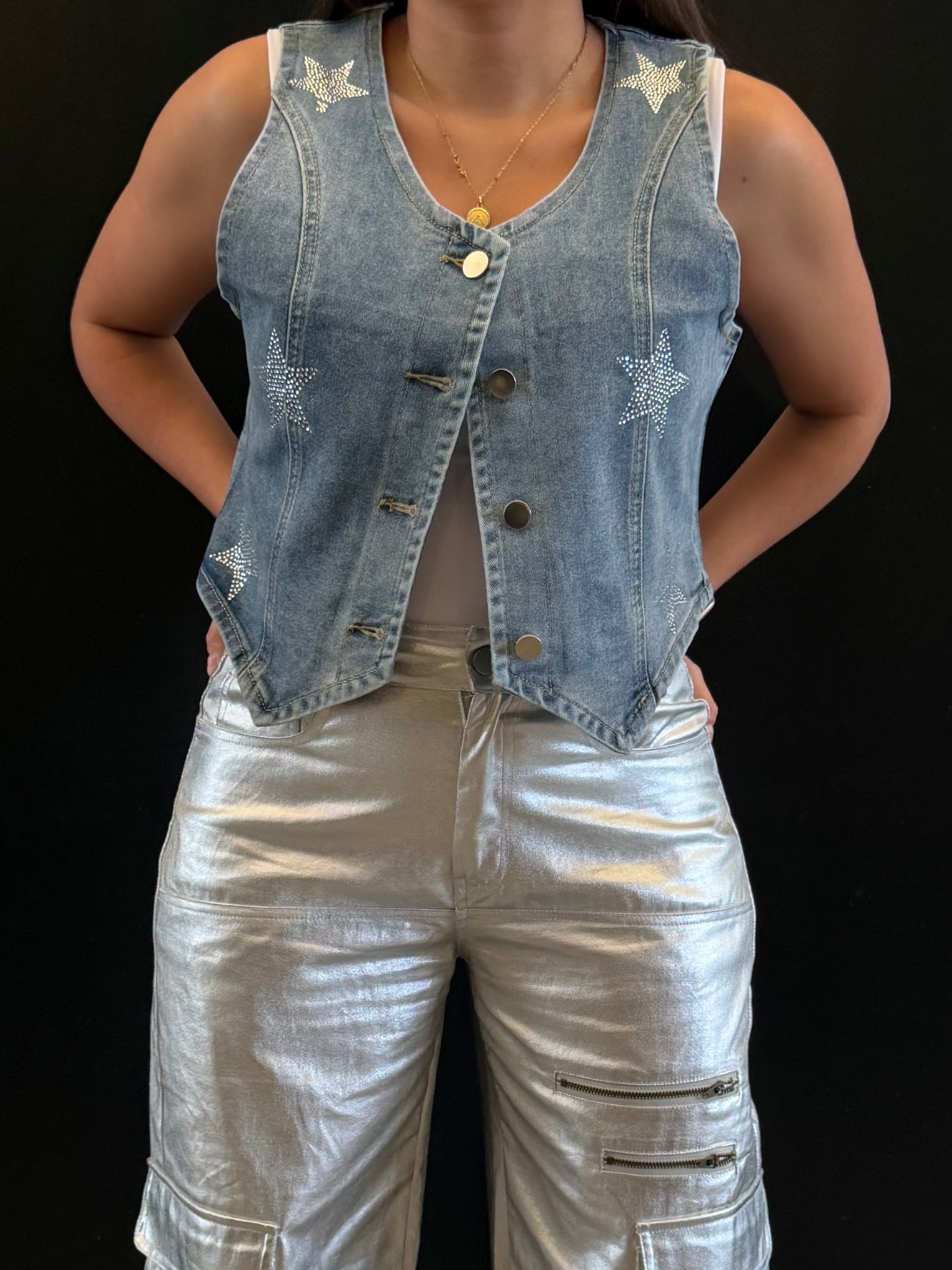 Chaleco denim de con estrellas brillantes