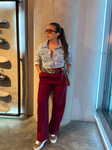 Pantalón vino palazzo con botón