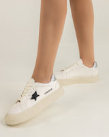 Sneakers crudo y estrella negro