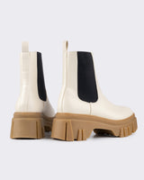 Chelsea boot de cuerina beige